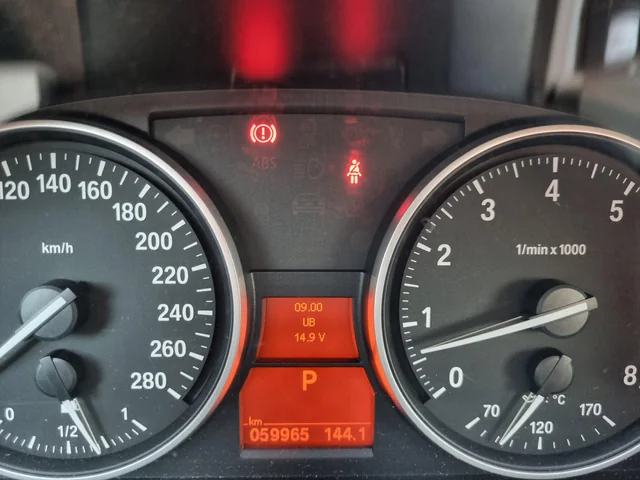 Normal Battery Voltage When Car Is Off